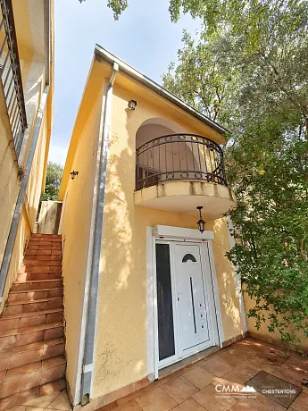 House with panoramic view and swimming pool